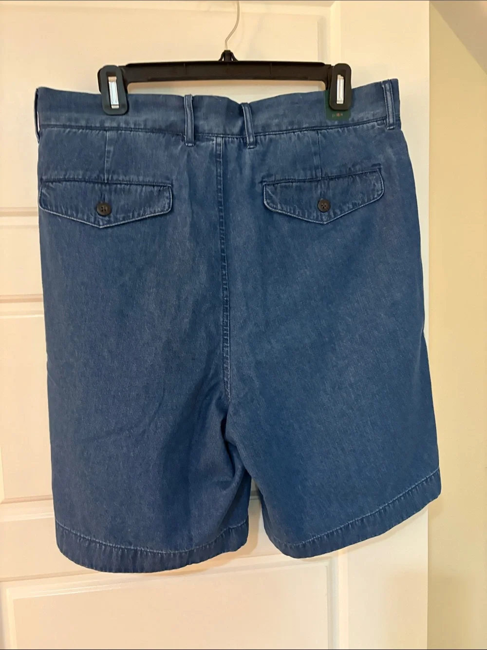 J.Crew Men’s Relaxed Pleated Chambrey Shorts Size 33